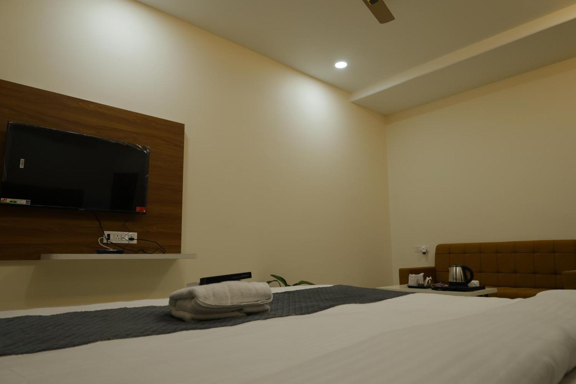Hotel The Prime Land Hoshangabad 外观 照片