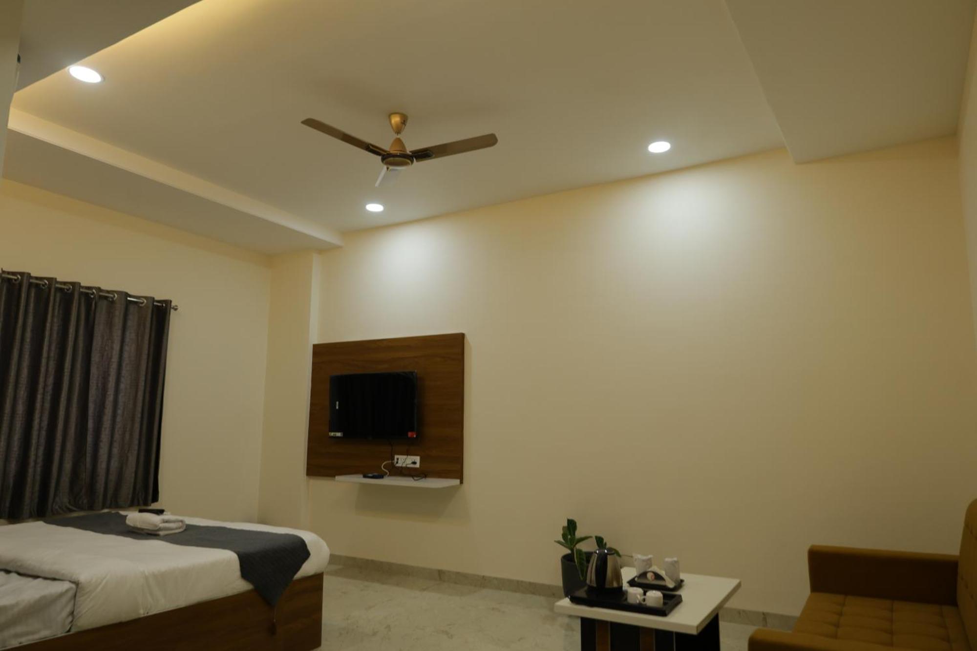 Hotel The Prime Land Hoshangabad 外观 照片